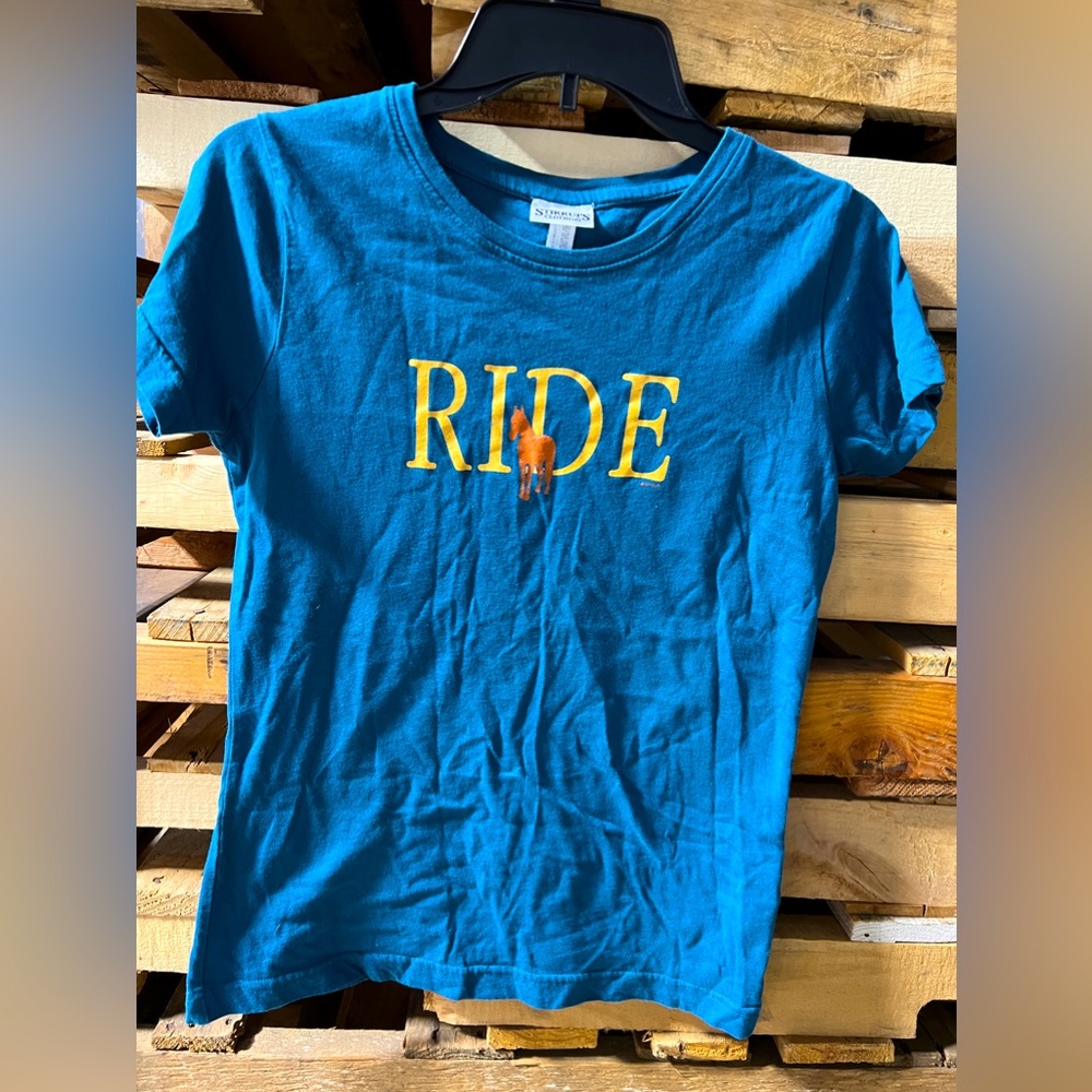 STIRRUPS brand ladies Tee sz S